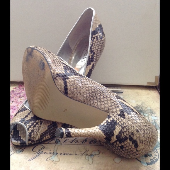 Guess! Snake Skin Leather Heels Size 7 - Picture 4 of 4