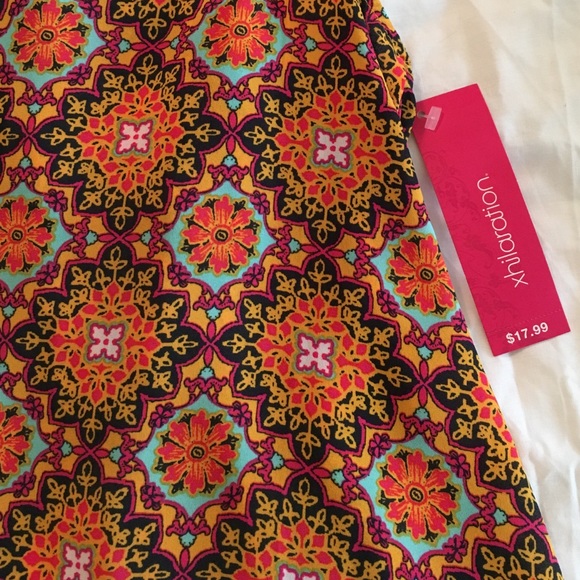 Top - Picture 2 of 3