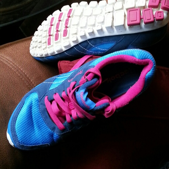 Ladies Reebok tennis shoe's. 8 .5