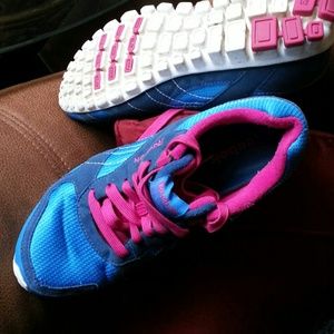 Ladies Reebok tennis shoe's. 8 .5