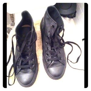 Leather Converse size 6