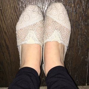 Off White Lace TOMS