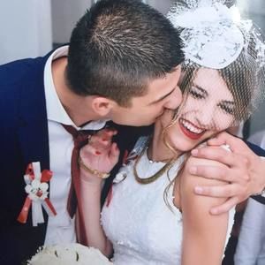 Meet your Posher, Zerina