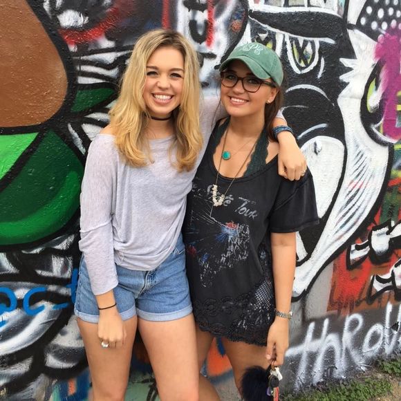 Meet your Posher, Addison