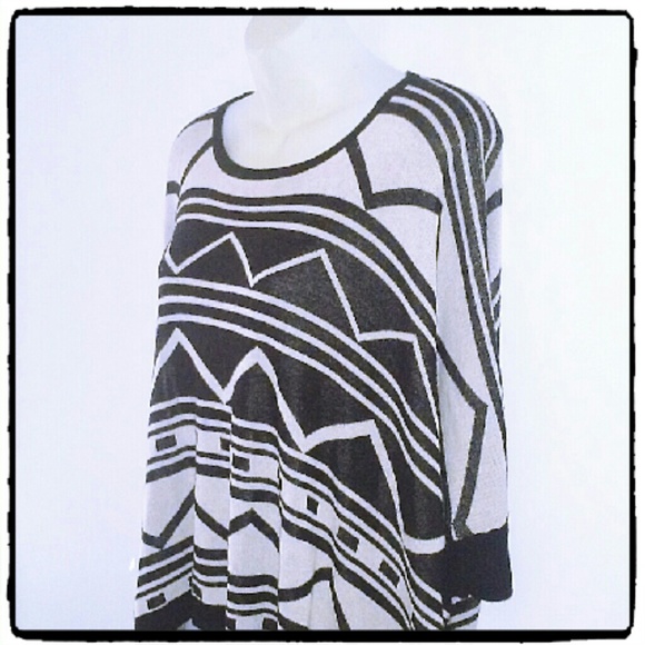 Forever 21 Patterned Sweater nwot - Picture 2 of 3