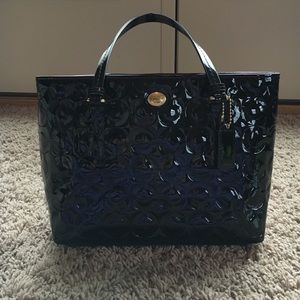 COACH- shiny black monogram