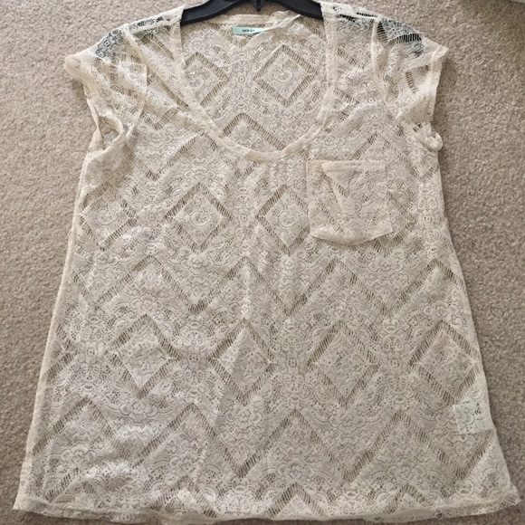 Urban outfitters size S offwhite lace tee