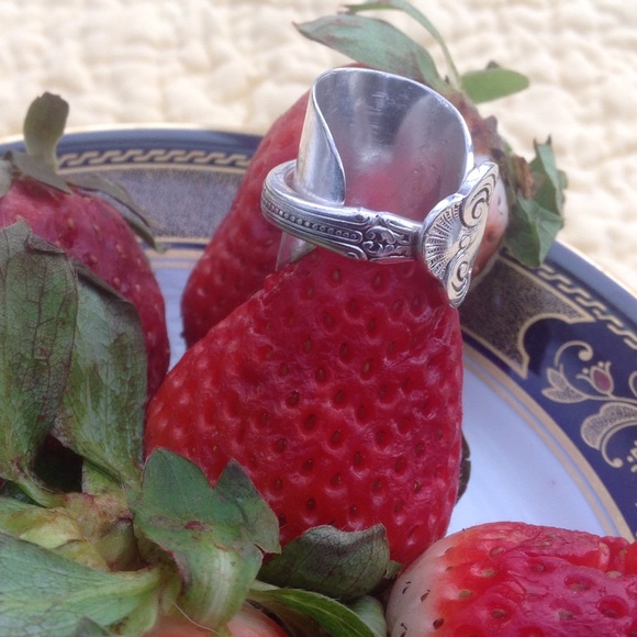 Silverware Monogrammed S ring - Picture 4 of 8