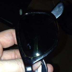 Used Authentic Ray Ban Wayfarer 2140 with case