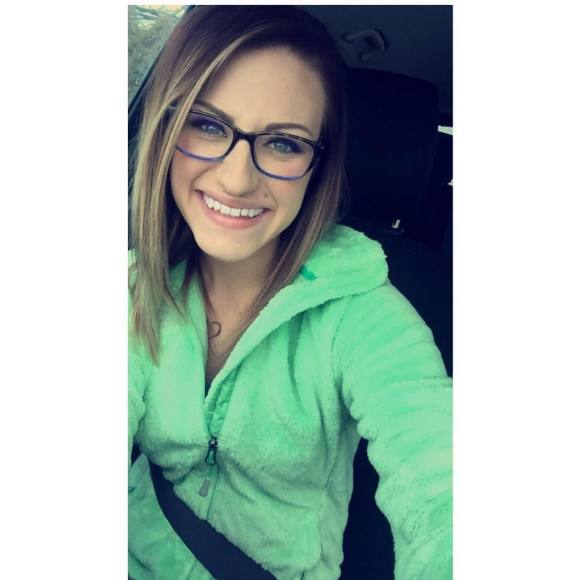 Meet your Posher, Abygail