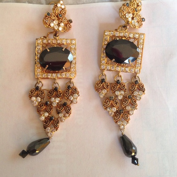 Jewlery - Picture 2 of 4