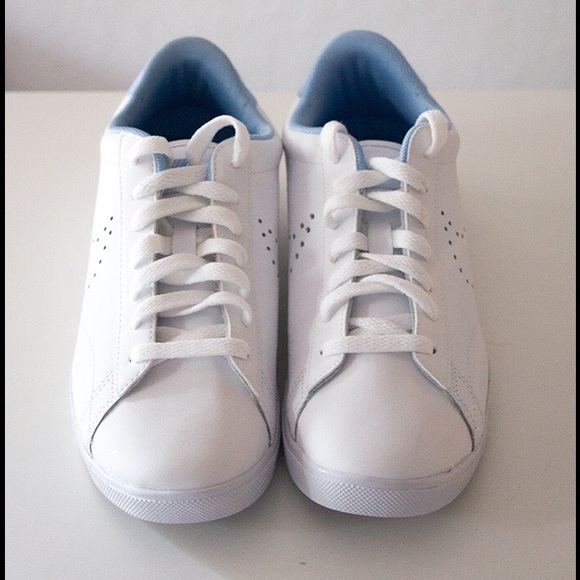 Nike Shoes - BNIB Nike White sneakers trainers tennis shoe blue