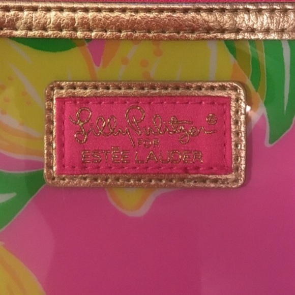 🍋LILY PULITZER LEMON MAKE UP BAG🍋 - Picture 2 of 4