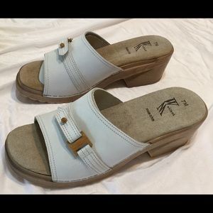 White Mountain Ivory Clogs Italy New in Box 7M