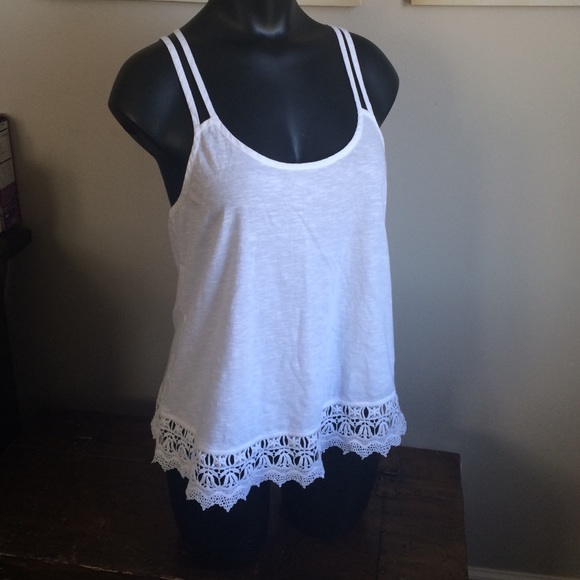 AE lace lined tank top