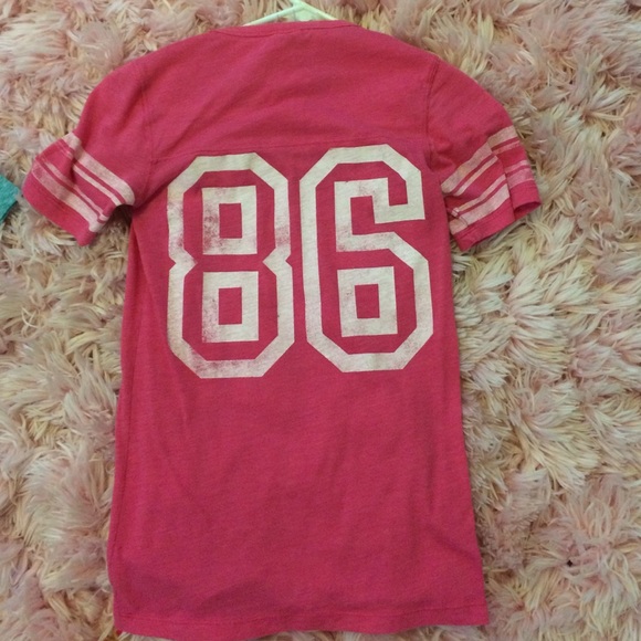 medium length PINK t-shirt - Picture 2 of 3