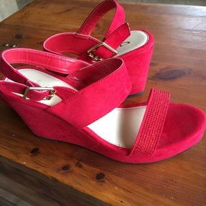 Nice red wedge sandles