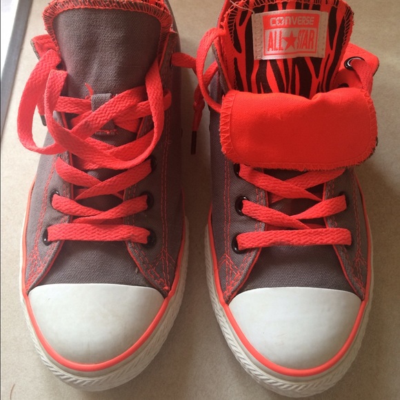Converse Tennis Shoes