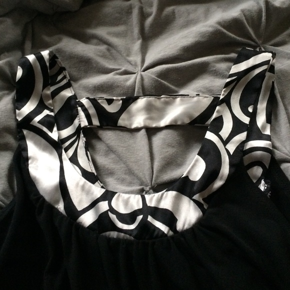 Black blouse with white detailed top - Picture 3 of 3