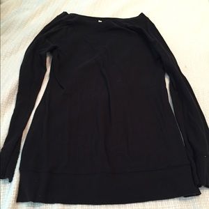 Long sleeved fitted t-shirt