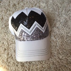 Sequined hat!⚫️⚪️