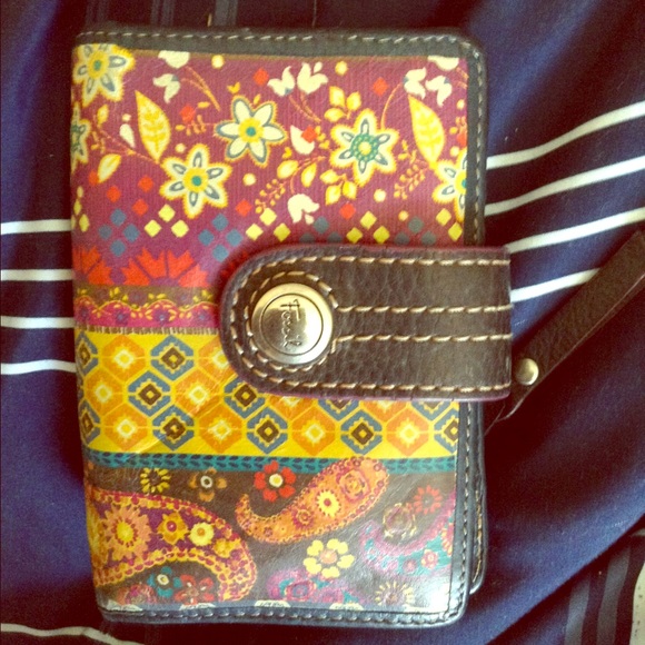 Fossil wallet colorful