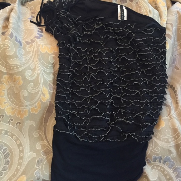 Ruffle Top~ - Picture 2 of 4