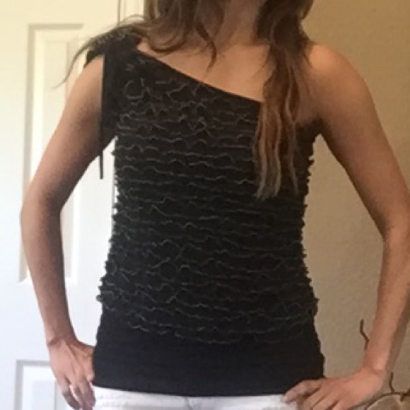 Ruffle Top~ - Picture 3 of 4