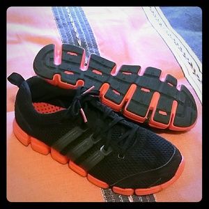 OBO!!! run your heat out!!!!!! MENS adidas 8.5