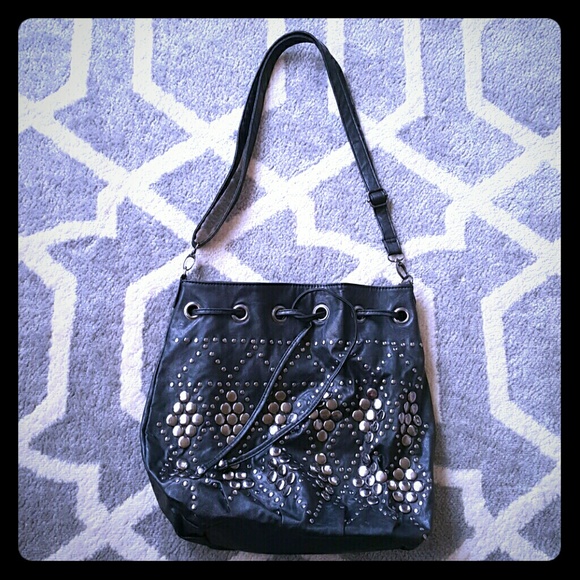 Drawstring bucket bag