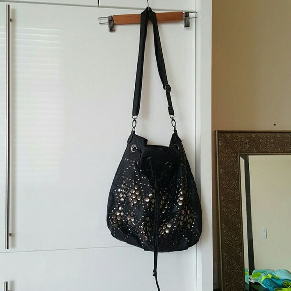 Drawstring bucket bag - Picture 2 of 3