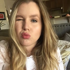 Meet your Posher, Elise