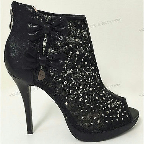 Mesh ankle booties