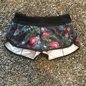 Lulu lemon speed shorts size 6