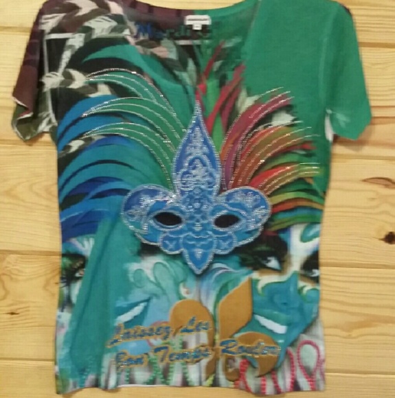 Under glass shirt