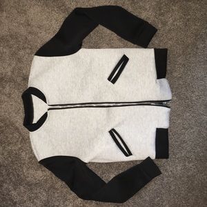 zip up jacket !!