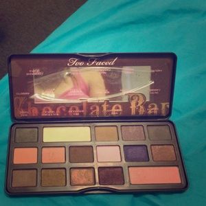 Too faced chocolate bar