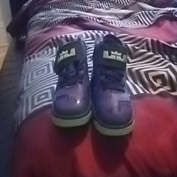 Kid sneakers - Picture 2 of 3