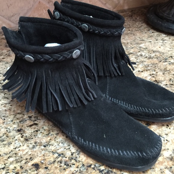 Minnetonka Blk suede Moccasins