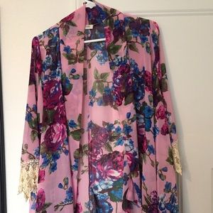 Tobi floral kimono! One size fits all