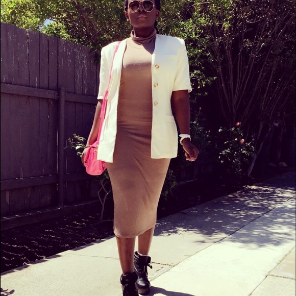 Body con nude dress - Picture 2 of 3