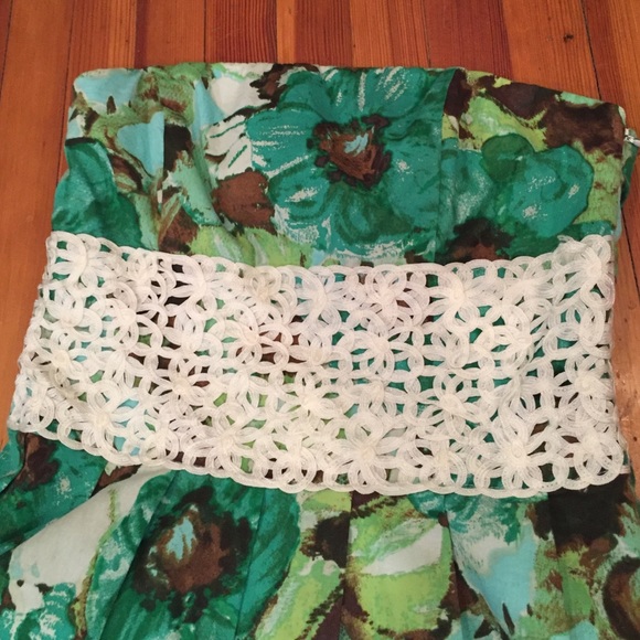 Flowery Strapless Dress - Picture 3 of 4