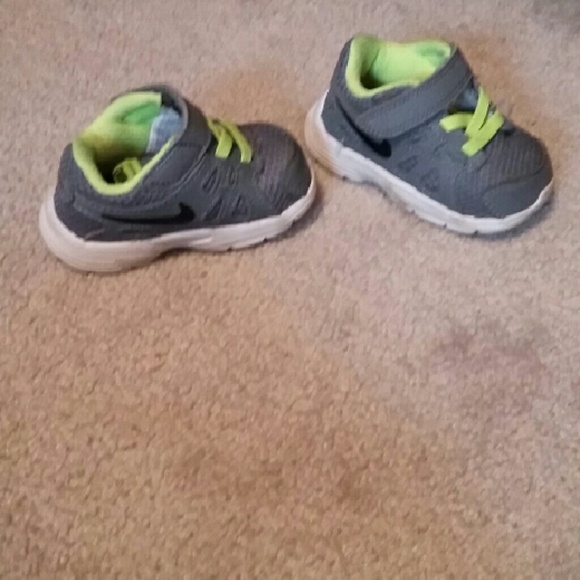 Infant nikes