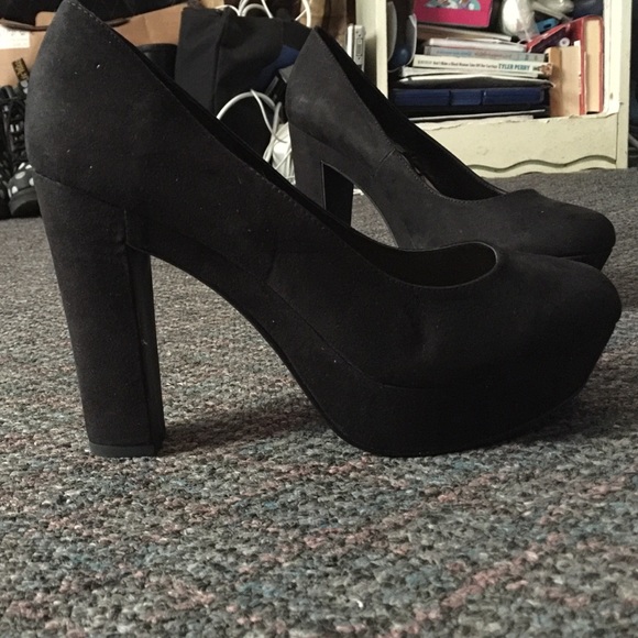 New Look Platform Heels - Picture 2 of 4