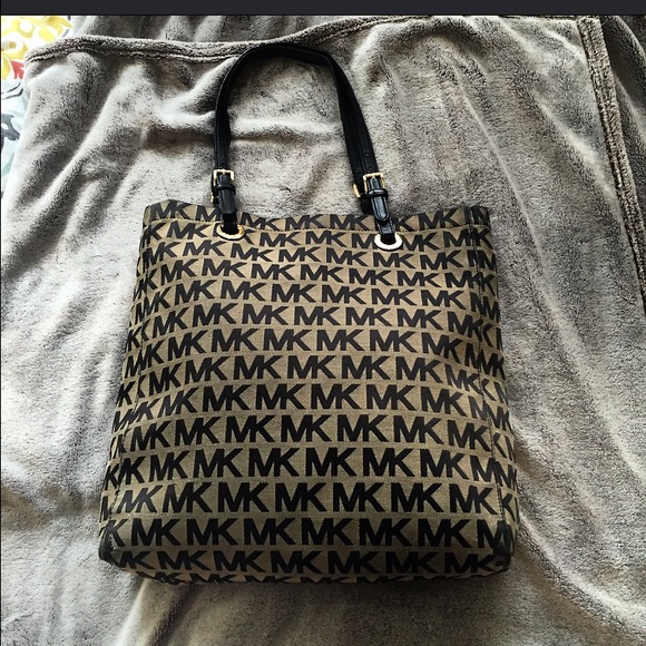 Michael Kors large signature tote