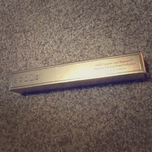 Still Huge Extreme Lash Mascara NIB