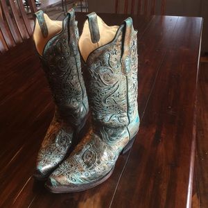 Corral boots