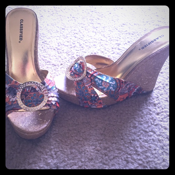 Sexy size 7 summer wet seal wedge heel!!