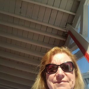 Meet your Posher, Denise