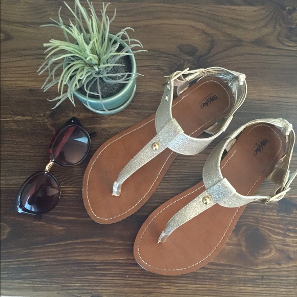 Shimmering gold sandals